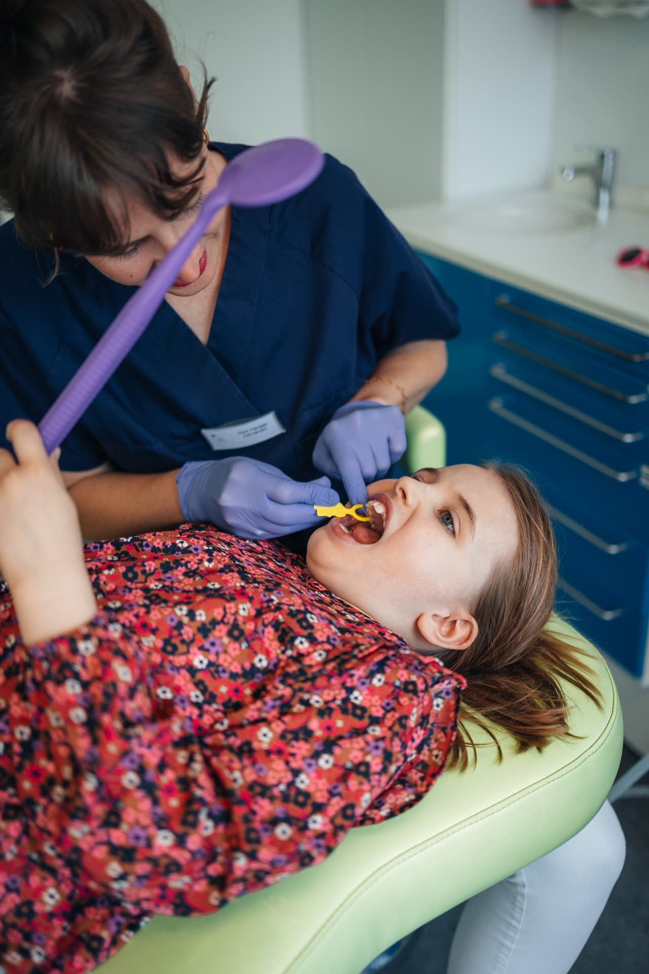 Professionelle Zahnreinigung bei Kindern bei den Zahnpiraten